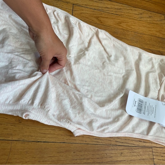 NWT fabletics pieces - Picture 3 of 7